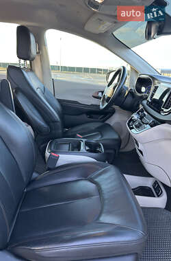 Минивэн Chrysler Pacifica 2017 в Днепре