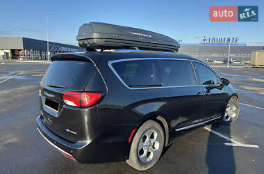 Мінівен Chrysler Pacifica 2017 в Дніпрі