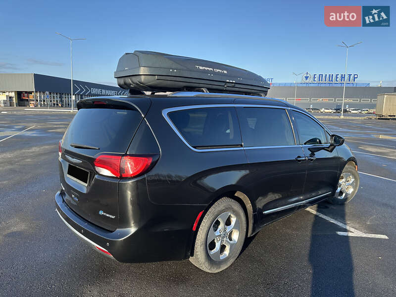Минивэн Chrysler Pacifica 2017 в Днепре
