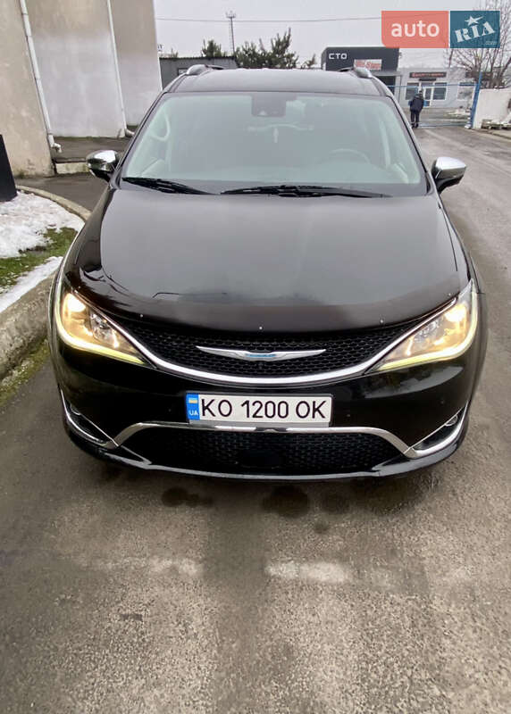 Минивэн Chrysler Pacifica 2020 в Ужгороде