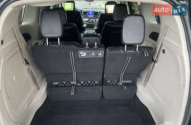 Минивэн Chrysler Pacifica 2020 в Ужгороде