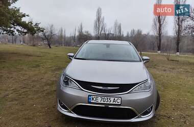 Минивэн Chrysler Pacifica 2018 в 