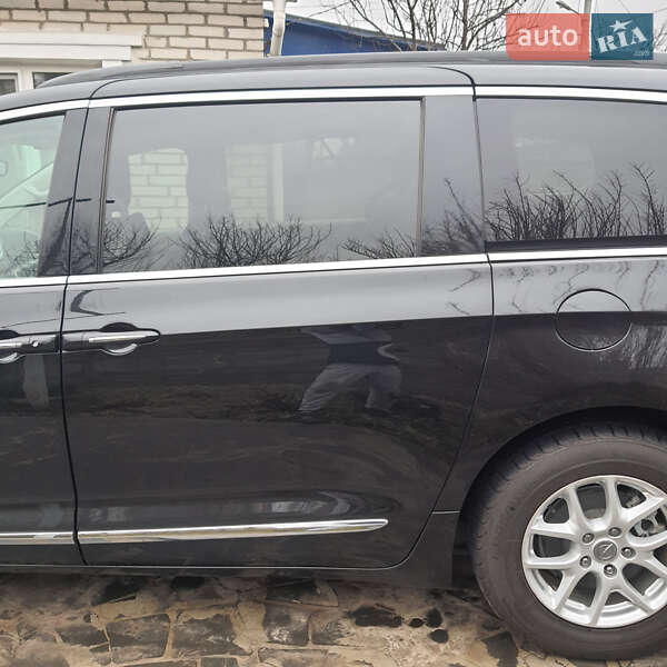 Минивэн Chrysler Pacifica 2016 в Ахтырке