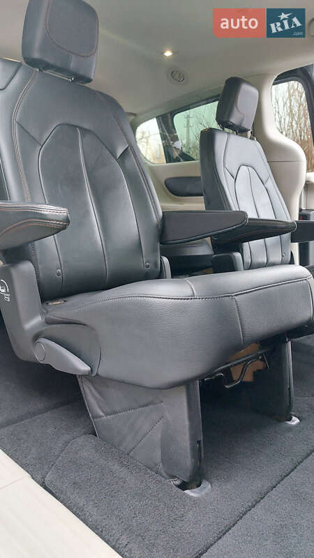 Минивэн Chrysler Pacifica 2016 в Ахтырке