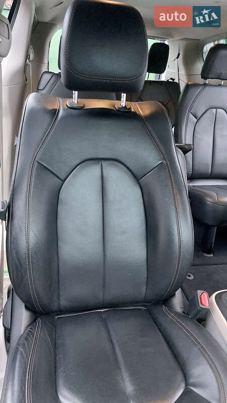 Минивэн Chrysler Pacifica 2016 в Ахтырке