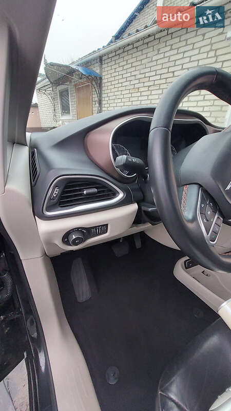 Минивэн Chrysler Pacifica 2016 в Ахтырке