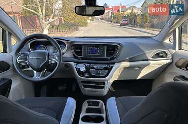 Мінівен Chrysler Pacifica 2016 в Києві