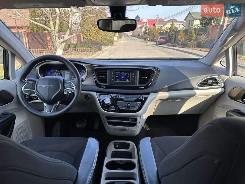 Минивэн Chrysler Pacifica 2016 в Киеве