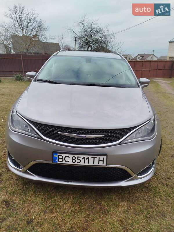 Chrysler Pacifica 2017