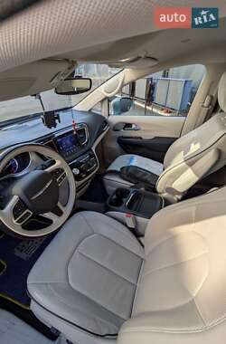 Минивэн Chrysler Pacifica 2017 в 