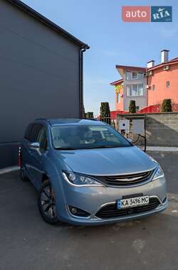 Минивэн Chrysler Pacifica 2017 в 