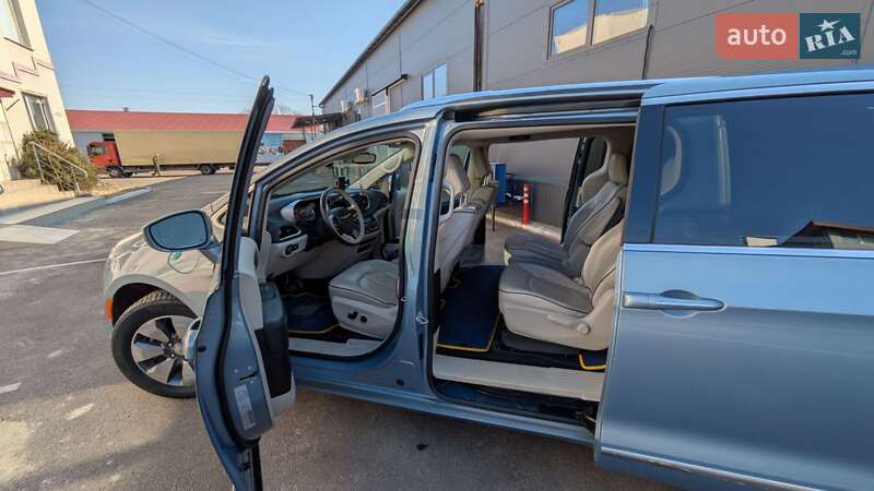 Минивэн Chrysler Pacifica 2017 в Сарнах