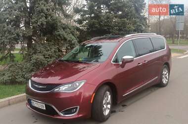 Минивэн Chrysler Pacifica 2018 в Николаеве Минивэн Chrysler Pacifica 2018 в Николаеве