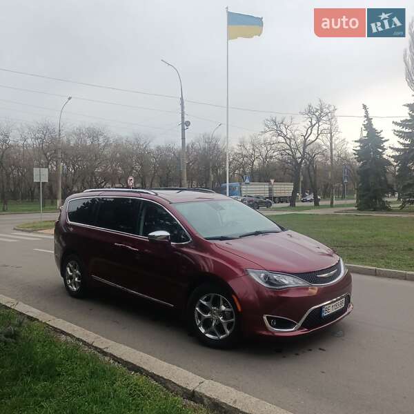 Минивэн Chrysler Pacifica 2018 в Николаеве