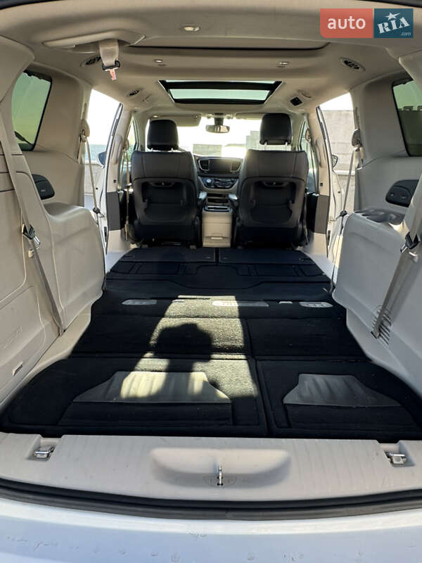 Минивэн Chrysler Pacifica 2019 в Одессе