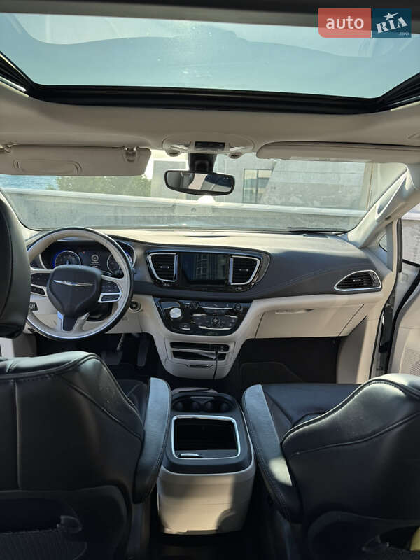 Минивэн Chrysler Pacifica 2019 в Одессе