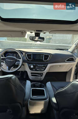 Минивэн Chrysler Pacifica 2019 в 