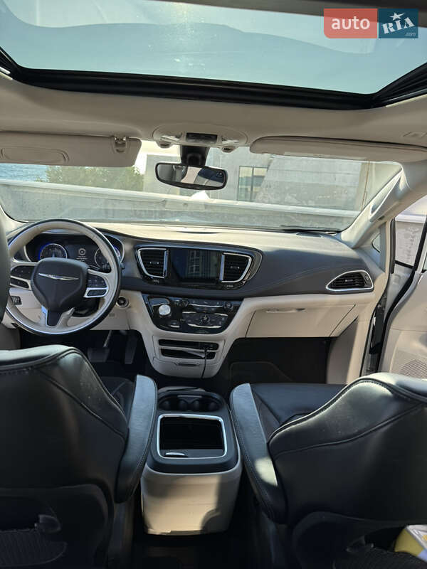 Минивэн Chrysler Pacifica 2019 в Одессе