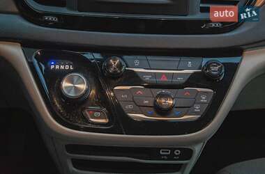 Минивэн Chrysler Pacifica 2017 в 