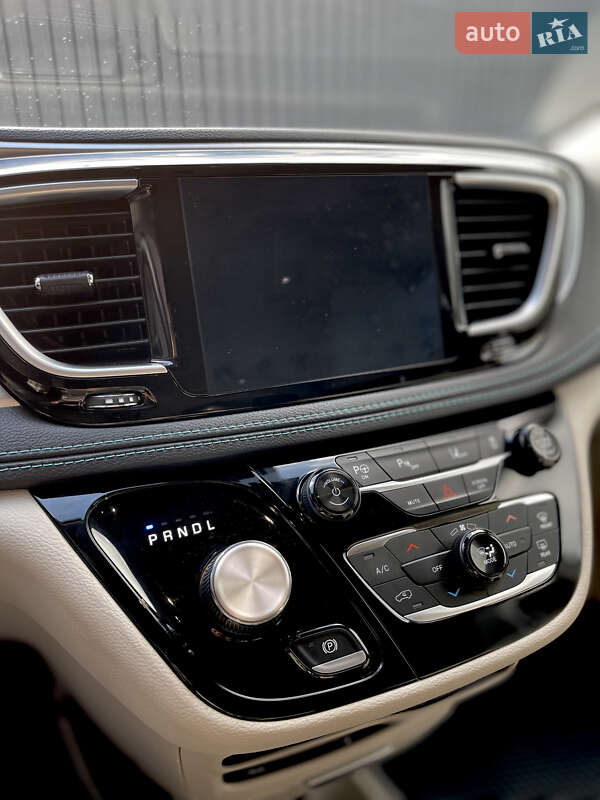 Минивэн Chrysler Pacifica 2019 в Одессе