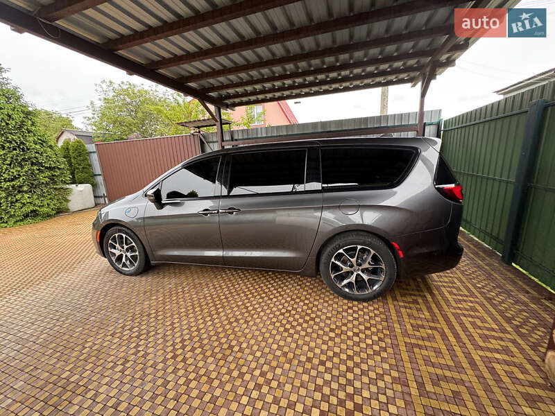 Мінівен Chrysler Pacifica 2022 в Києві