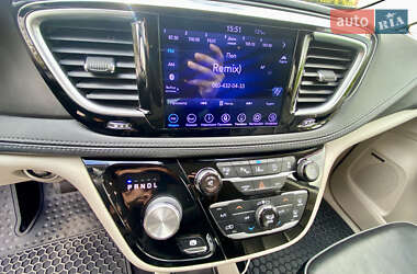 Минивэн Chrysler Pacifica 2020 в Ужгороде