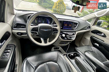 Минивэн Chrysler Pacifica 2020 в Ужгороде
