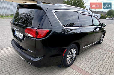 Минивэн Chrysler Pacifica 2020 в Ужгороде