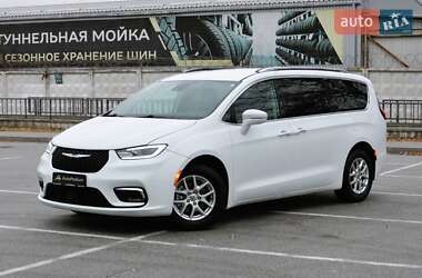 Минивэн Chrysler Pacifica 2021 в Киеве