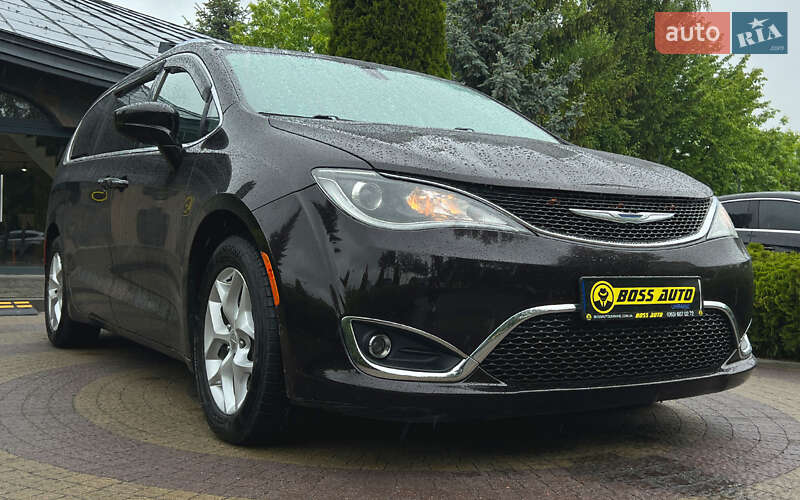 Chrysler Pacifica 2017