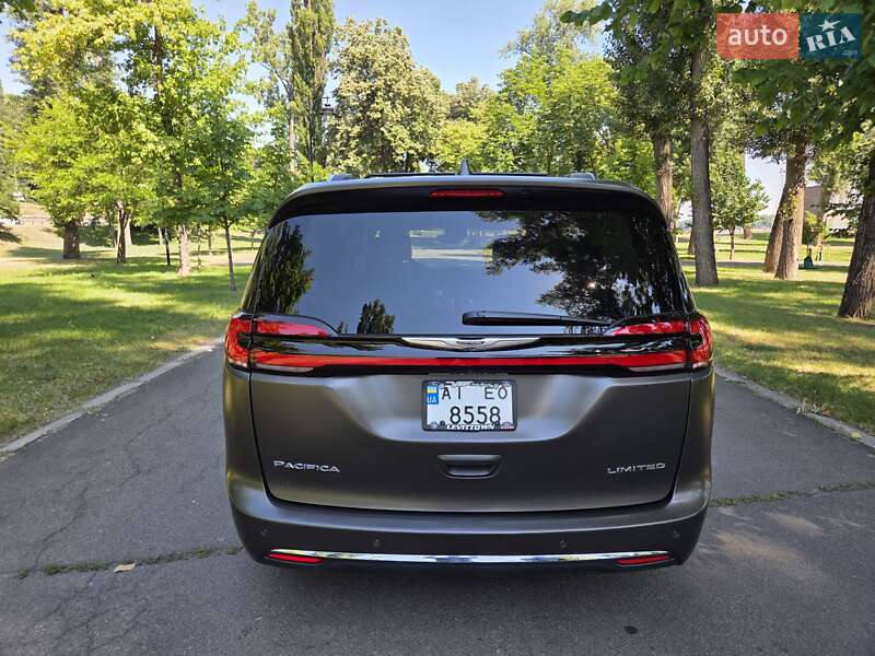 Универсал Chrysler Pacifica 2021 в Киеве