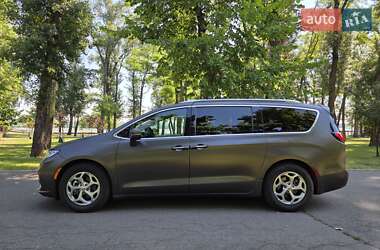 Универсал Chrysler Pacifica 2021 в 