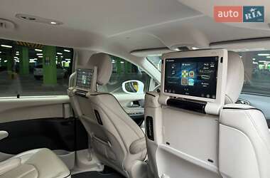 Минивэн Chrysler Pacifica 2017 в 