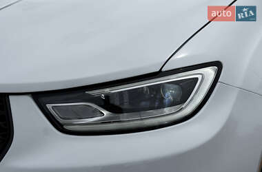 Мінівен Chrysler Pacifica 2020 в 