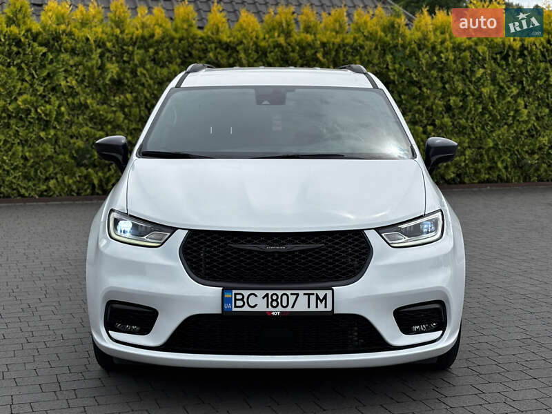 Мінівен Chrysler Pacifica 2020 в Стрию