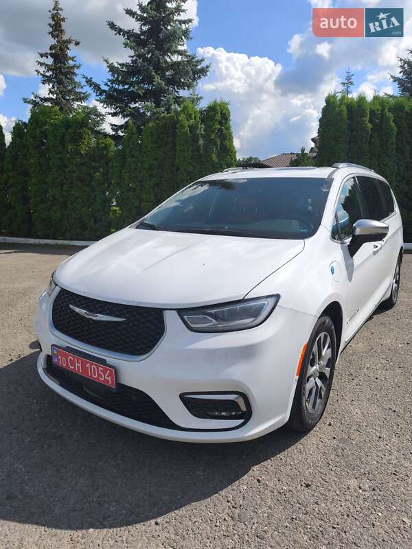 Мінівен Chrysler Pacifica 2023 в Києві