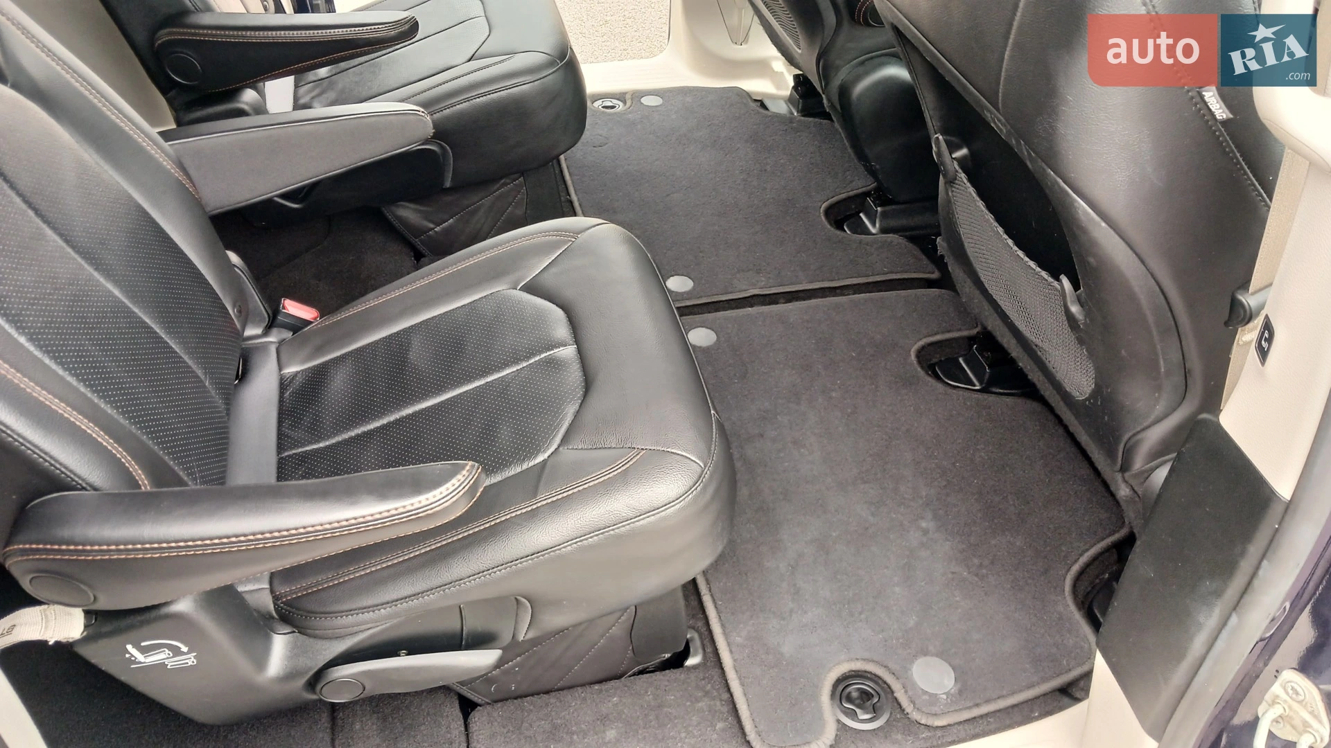 2018 Chrysler Pacifica - мініатюра 35