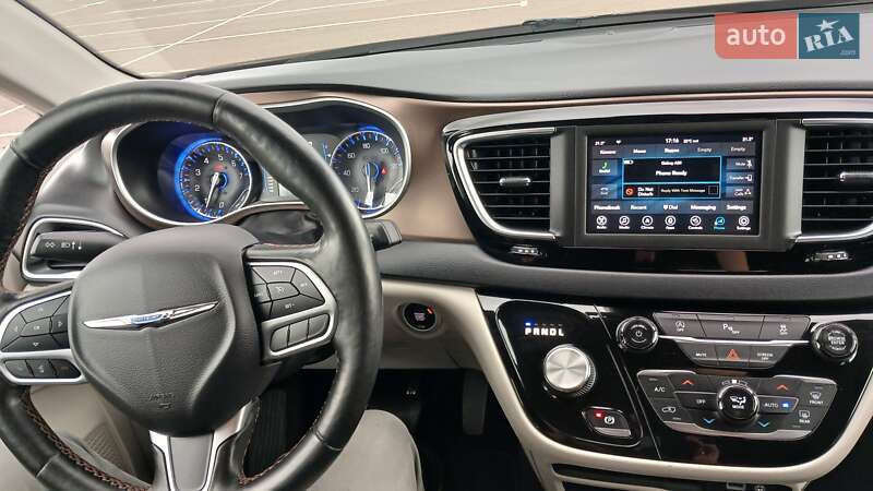 Мінівен Chrysler Pacifica 2018 в Рівному