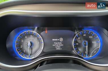 Минивэн Chrysler Pacifica 2017 в Львове