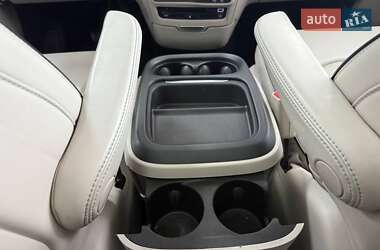 Минивэн Chrysler Pacifica 2017 в 