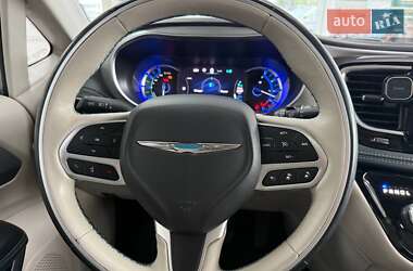 Минивэн Chrysler Pacifica 2017 в 
