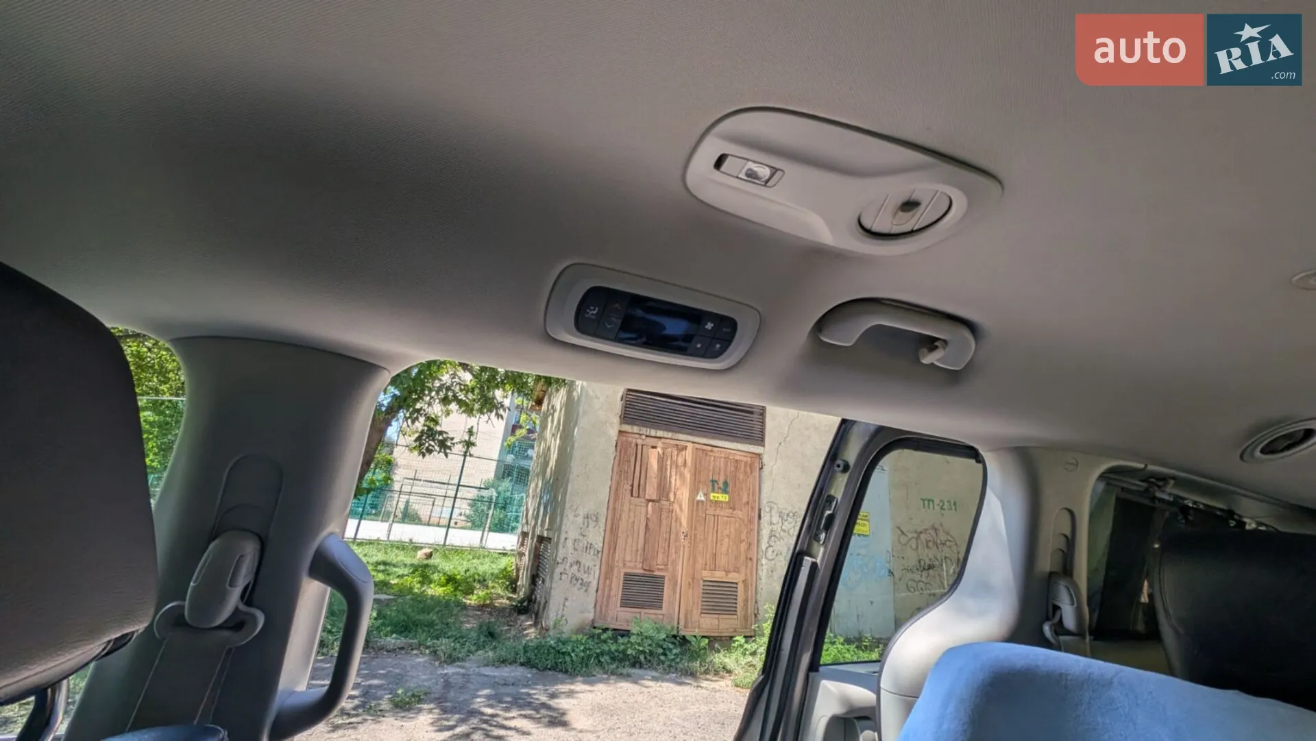 2017 Chrysler Pacifica - мініатюра 31