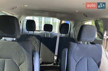 Минивэн Chrysler Pacifica 2021 в 