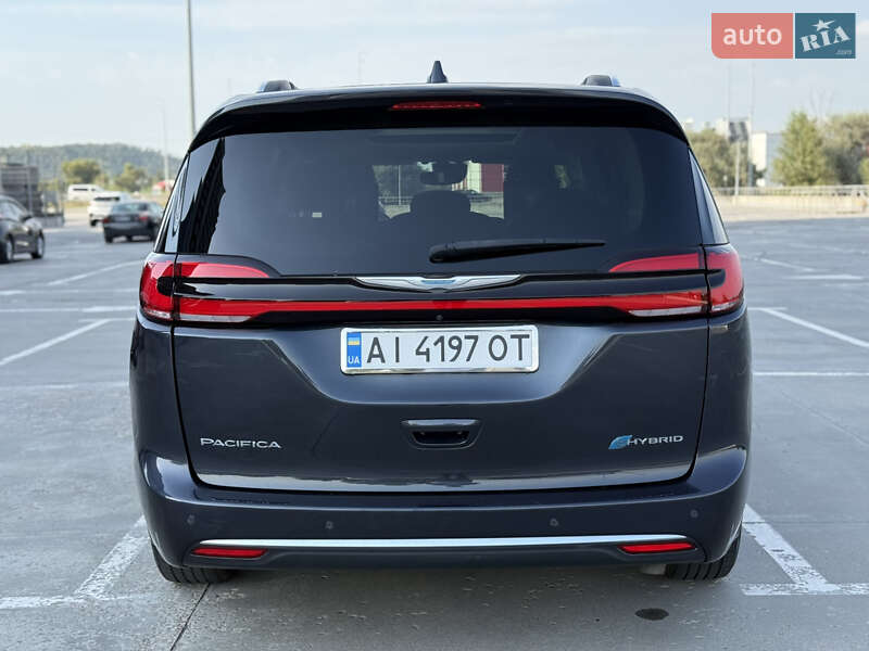 Минивэн Chrysler Pacifica 2020 в Киеве