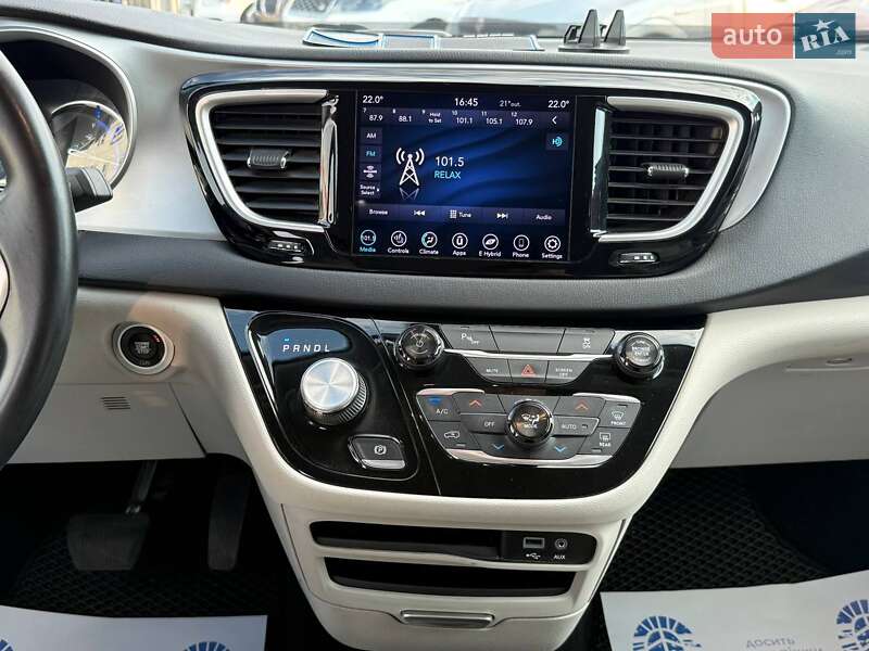 Внедорожник / Кроссовер Chrysler Pacifica 2018 в Киеве