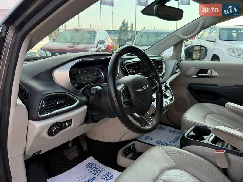 Позашляховик / Кросовер Chrysler Pacifica 2018 в Києві