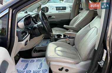 Внедорожник / Кроссовер Chrysler Pacifica 2018 в 