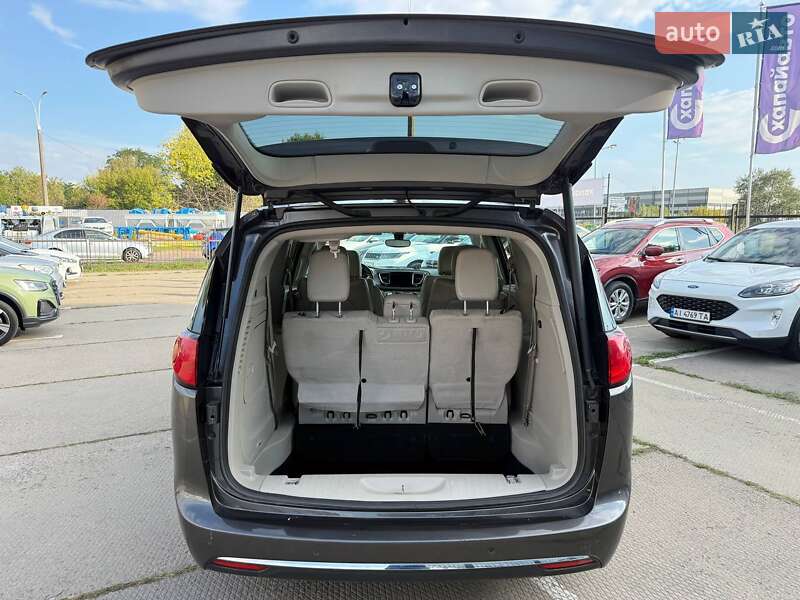 Позашляховик / Кросовер Chrysler Pacifica 2018 в Києві