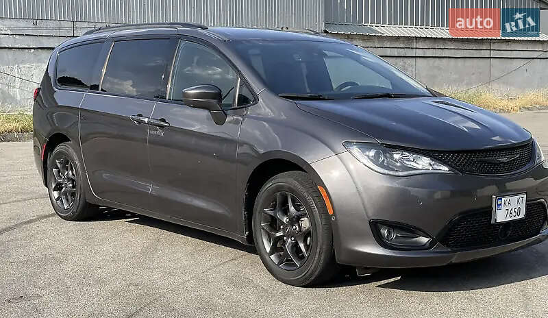 Chrysler Pacifica 2019