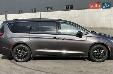 Минивэн Chrysler Pacifica 2019 в Киеве